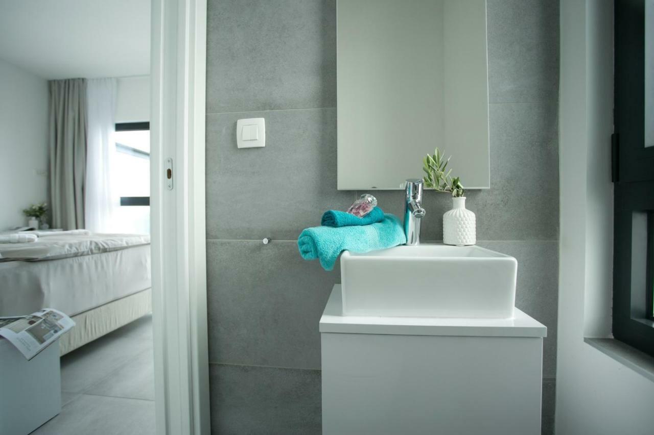 Holiday Home Olive Exclusive - 8 People, Heated Pool, Okrug Gornji, Sea View Trogir Exterior foto