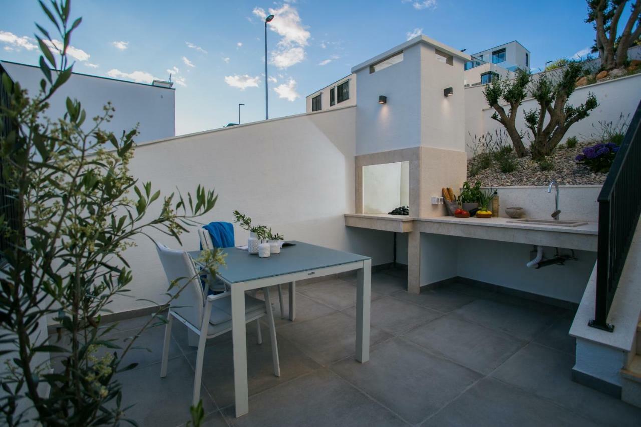 Holiday Home Olive Exclusive - 8 People, Heated Pool, Okrug Gornji, Sea View Trogir Exterior foto