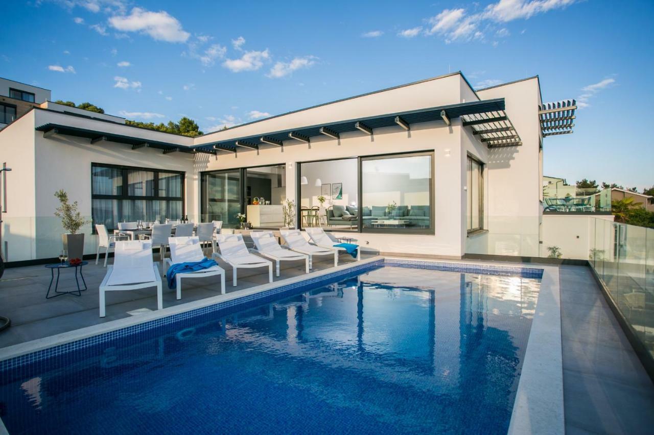 Holiday Home Olive Exclusive - 8 People, Heated Pool, Okrug Gornji, Sea View Trogir Exterior foto